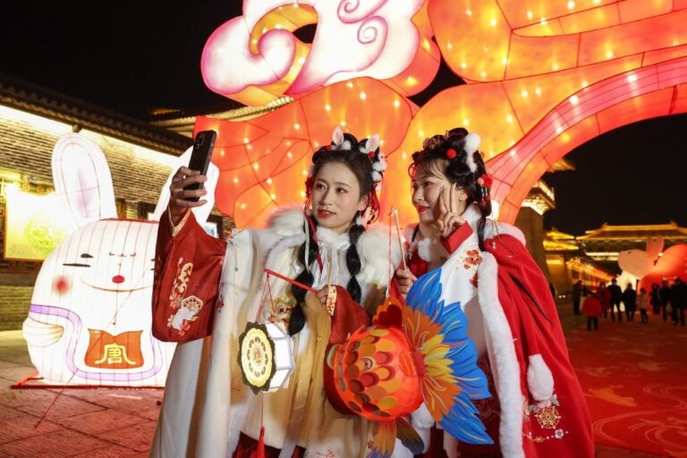 China sees accelerated recovery of culture, tourism consumption