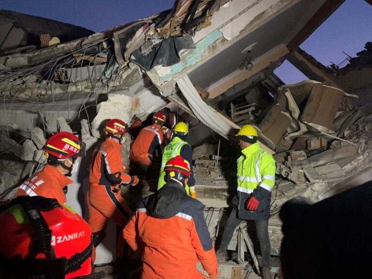 Chinese rescue teams assisting quake-hit areas in Türkiye