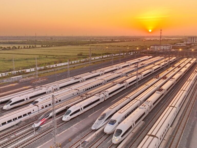 Tourism boom during May Day holiday mirrors China’s transport strength