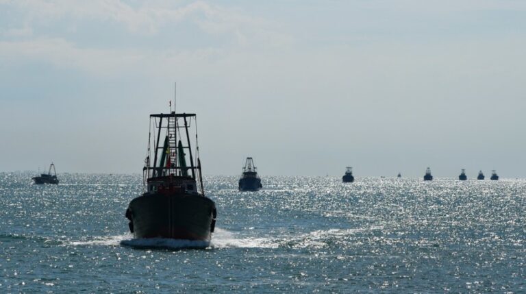 U.S. attempts to sow discord in South China Sea destined to be futile