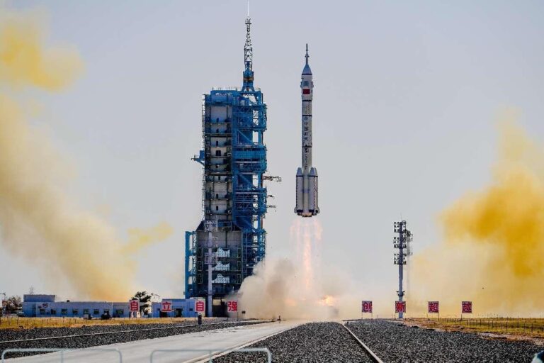 Shenzhou-17 manned spaceship successfully launched