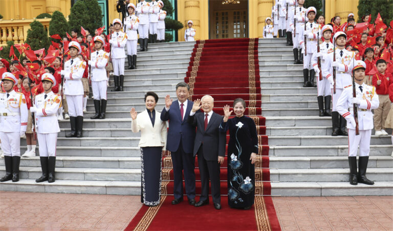 To work together for China-Vietnam community with shared future that carries strategic significance