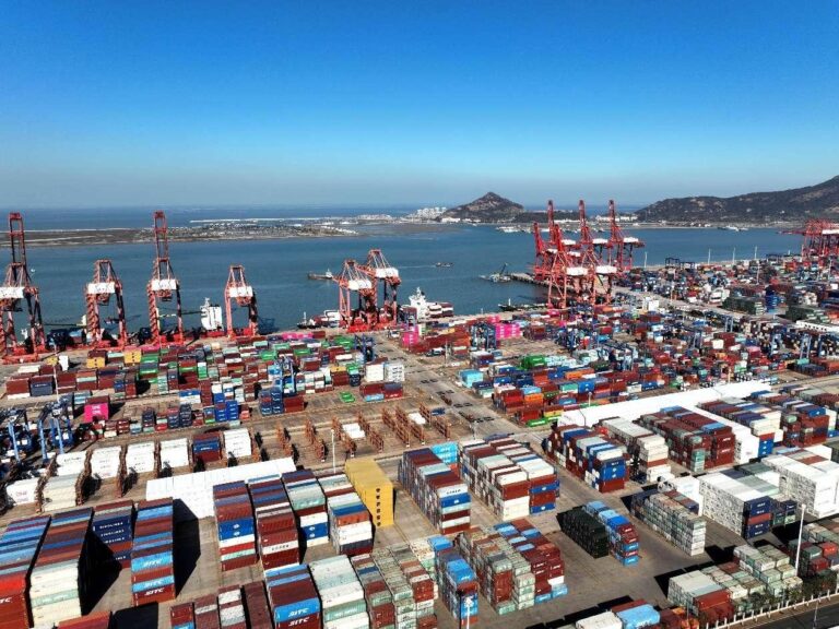 China advances RMB internationalization