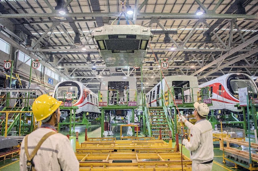 China’s rail transit industry weaves huge net of manufacturing