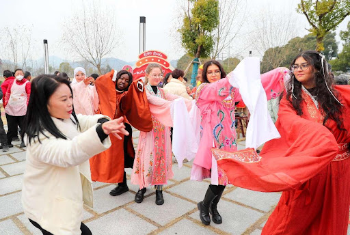 China sees emerging forms of Spring Festival trips