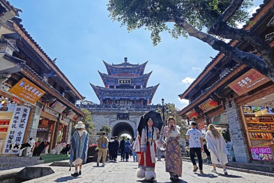 Chinese “internet-famous cities” find key to development