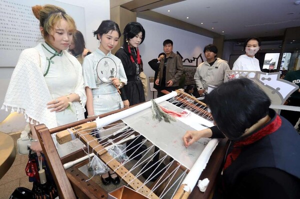 Consumption during May Day holiday reflects vitality of Chinese economy