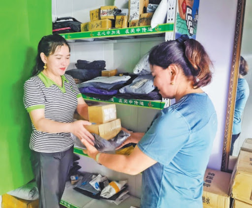Villages in Xinjiang’s Kashgar enjoy free shipping services thanks to improved logistics network