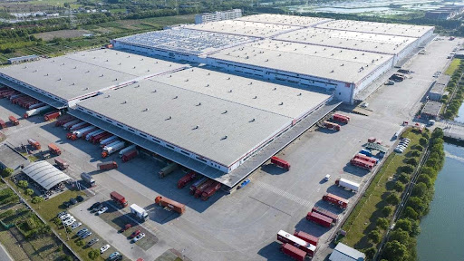 China’s express delivery sector runs faster in H1 2024