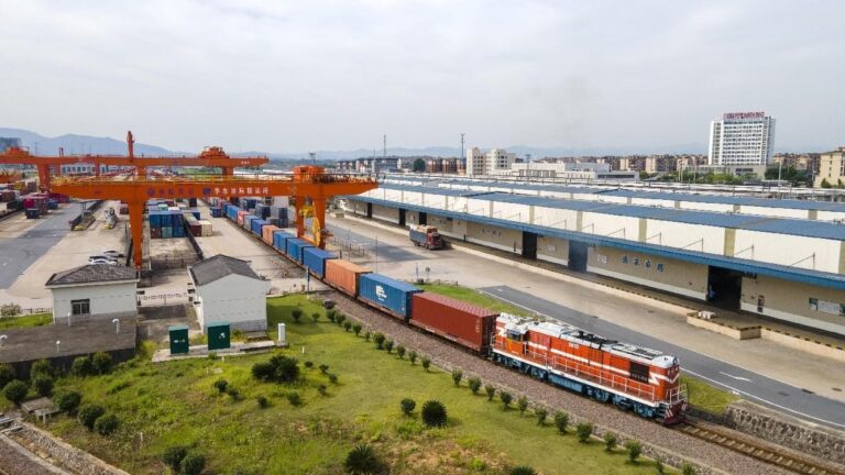 China remains committed to path of pursuing common development through opening up