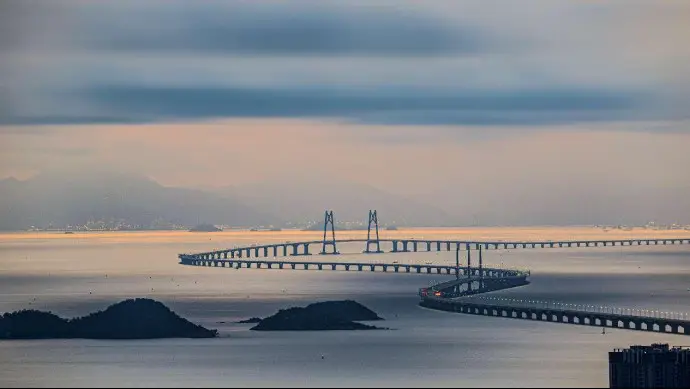 Hong Kong-Zhuhai-Macao Bridge accelerates integrated development of three places