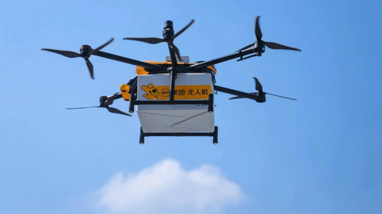 Unmanned express delivery picks up speed in China