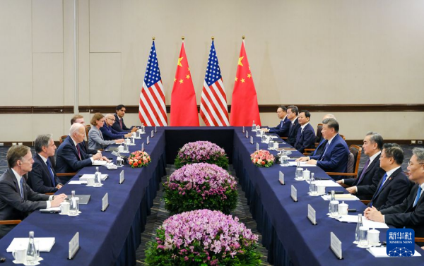 China, U.S. should keep exploring right wayfor two major countries to get along well with each other