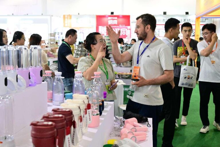 World supermarket”Yiwu resumestrade with U.S. while expanding global reach