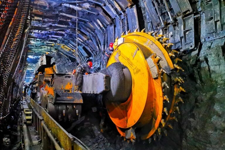 From black to green: how Ordos is turning coal lands into a clean energy frontier