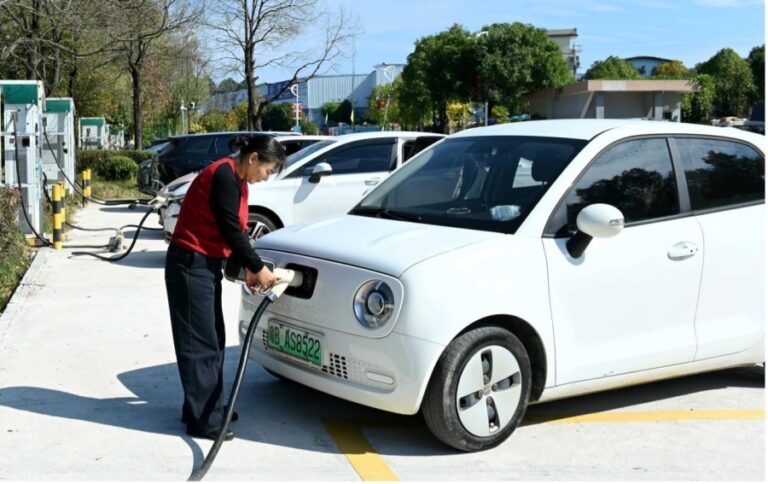 China keeps upgrading world’s largest EV charging network