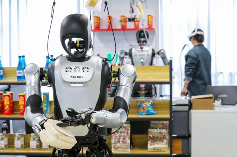 Short-term rental boom puts humanoid robots to work on short gigs