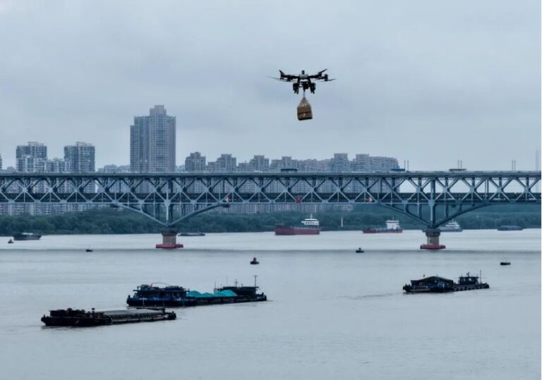 Revolutionizing river life: drone delivery brings convenience to Yangtze crews